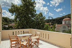 Villa, 6 Bedrooms | Balcony - Villa Klados (Mylopotamos)