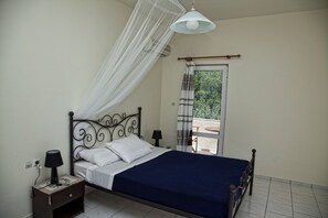 Villa, 6 Bedrooms | 6 bedrooms, desk, iron/ironing board, free cots/infant beds - Villa Klados (Mylopotamos)