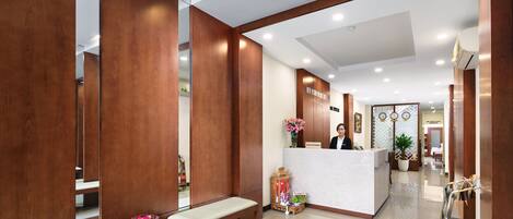 Check-in/check-out kiosk