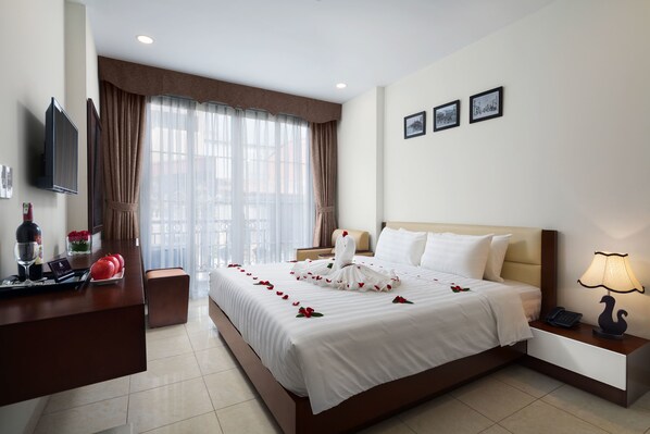 1 bedroom, premium bedding, minibar, in-room safe