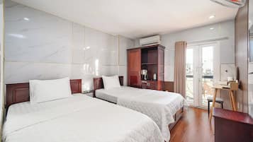 Deluxe-Zweibettzimmer | Schreibtisch, schallisolierte Zimmer, kostenloses WLAN, Bettwäsche