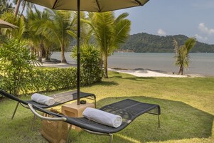 Junior Suite, 1 King Bed | Beach/ocean view