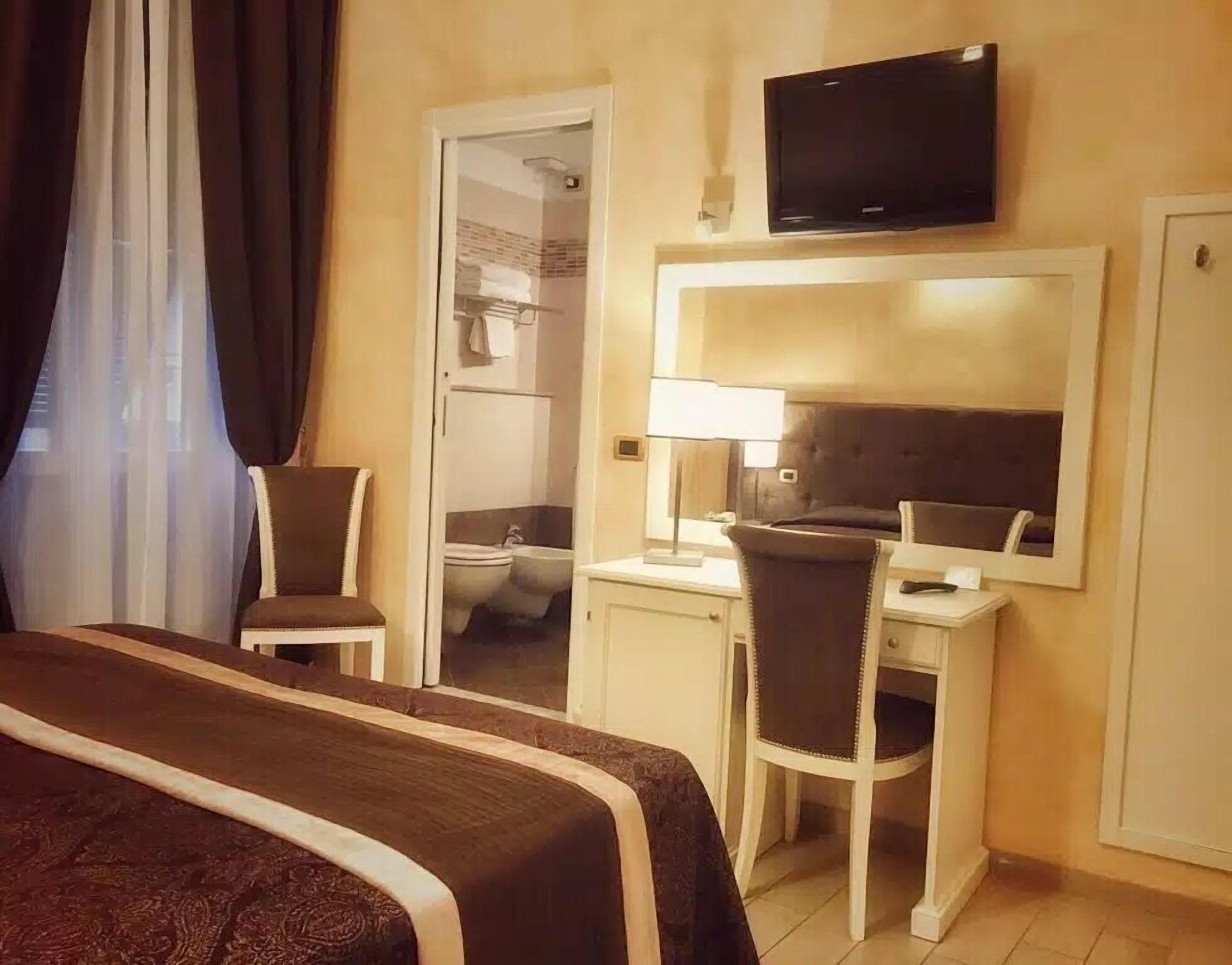 double room | 1 bedroom, down duvets, minibar, in-room safe