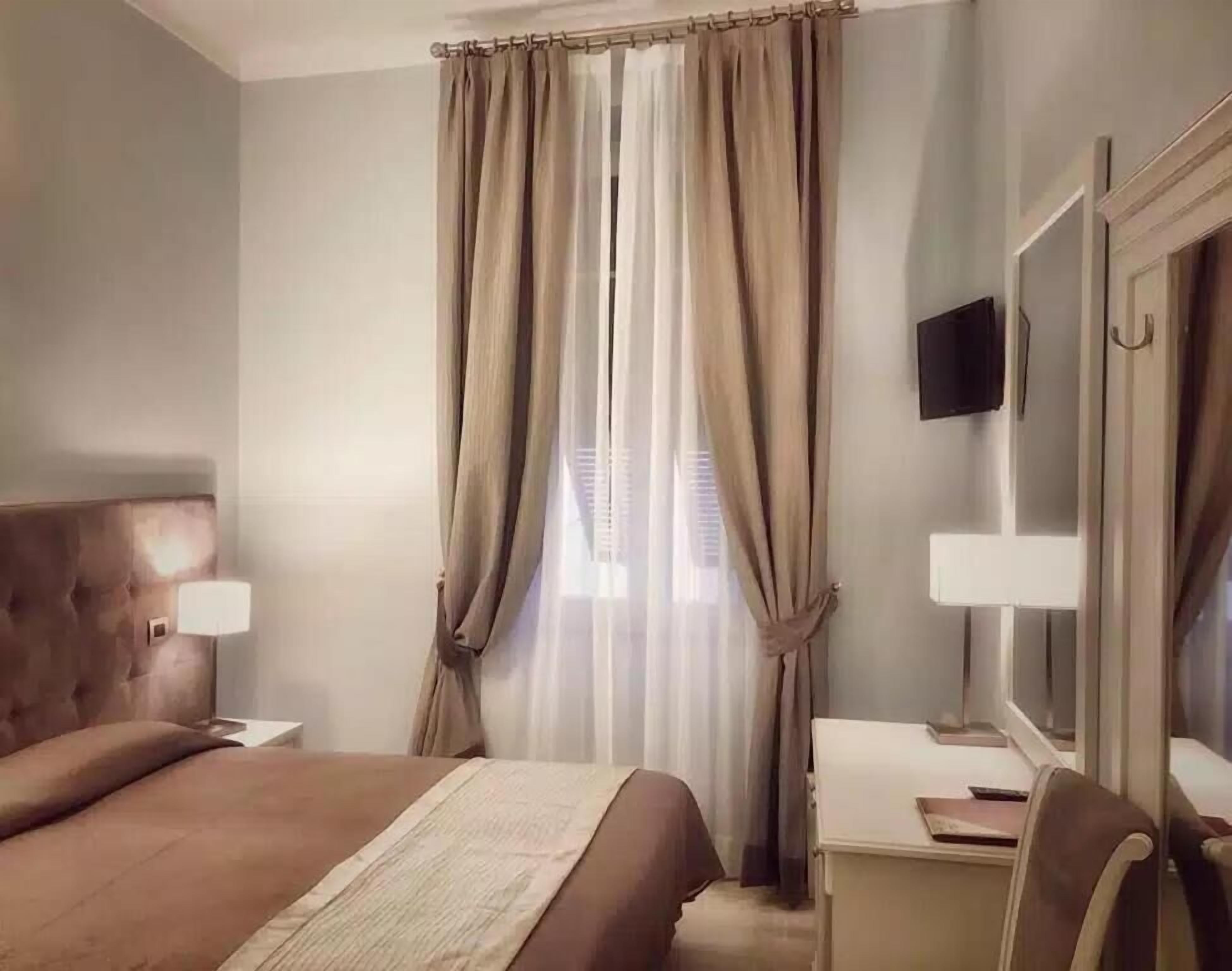 double room | 1 bedroom, down duvets, minibar, in-room safe