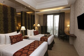 Deluxe Room, 2 Twin Beds | Desk, blackout drapes, free WiFi