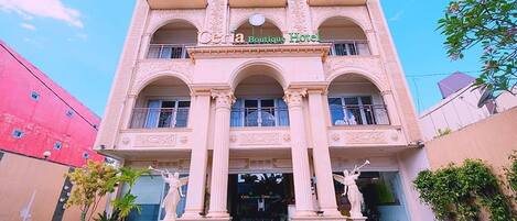 Fachada de la propiedad