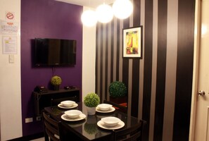 Kamer, 2 slaapkamers | Dineren op de kamer