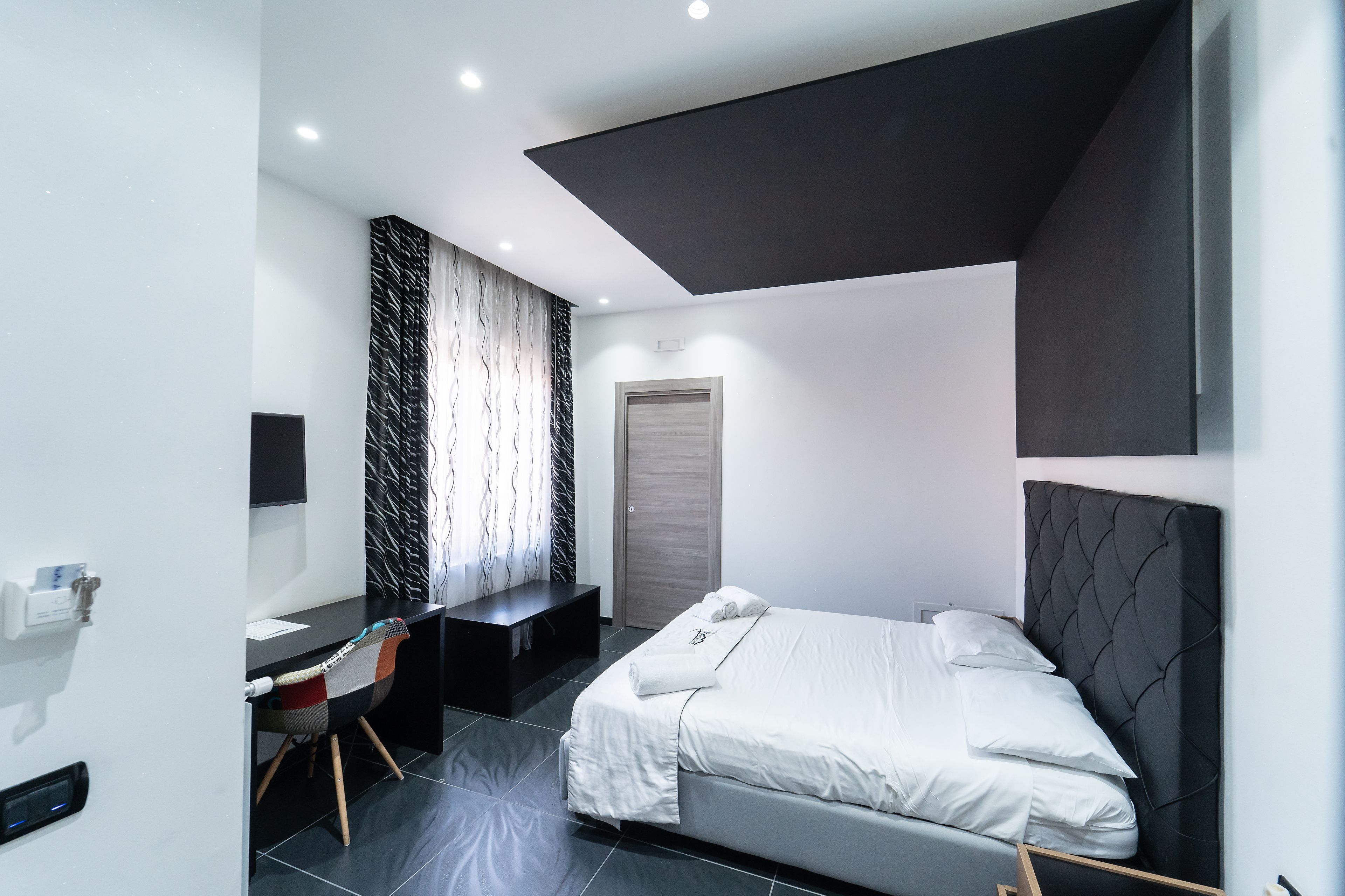 Suite, Bathtub | Frette Italian sheets, premium bedding, down comforters