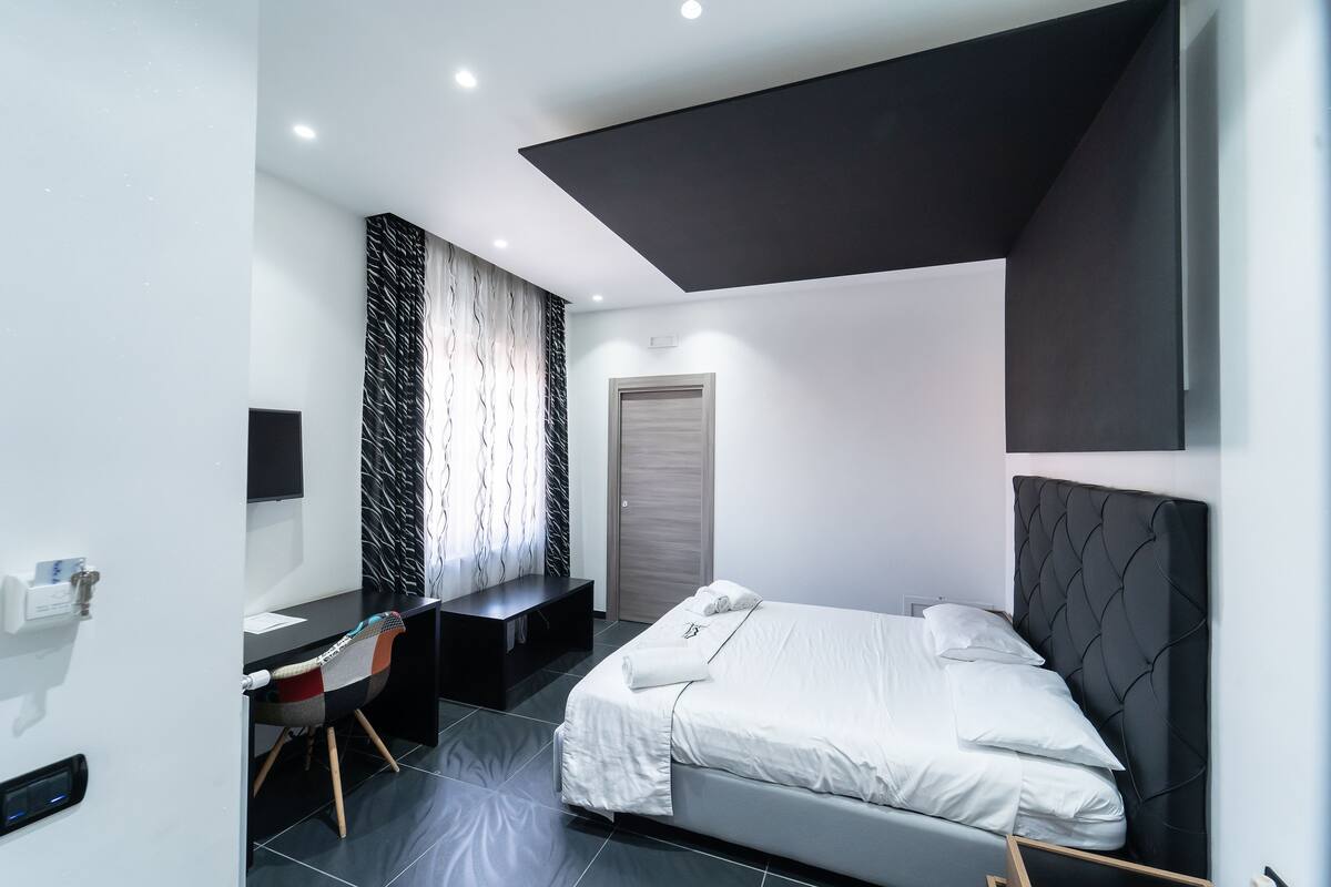 Suite, Bathtub | Italienske Frette-laken, sengetøy av topp kvalitet og dundyner