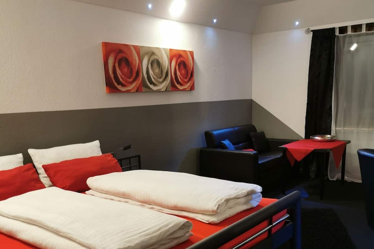 Deluxe studio, privébadkamer, uitzicht op tuin (Studio 4 Schwarz) | Kamervoorziening