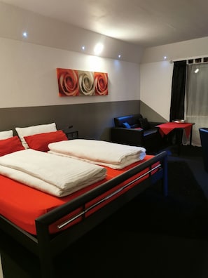Deluxe Studio, Private Bathroom, Garden View (Studio 4 Schwarz) | Room amenity - Buntes Moor (Grasberg)
