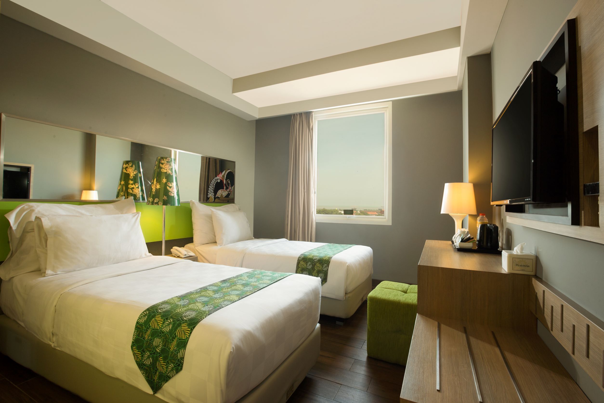 Deluxe Twin Room, Non Smoking | Desk, blackout drapes, free WiFi, bed sheets