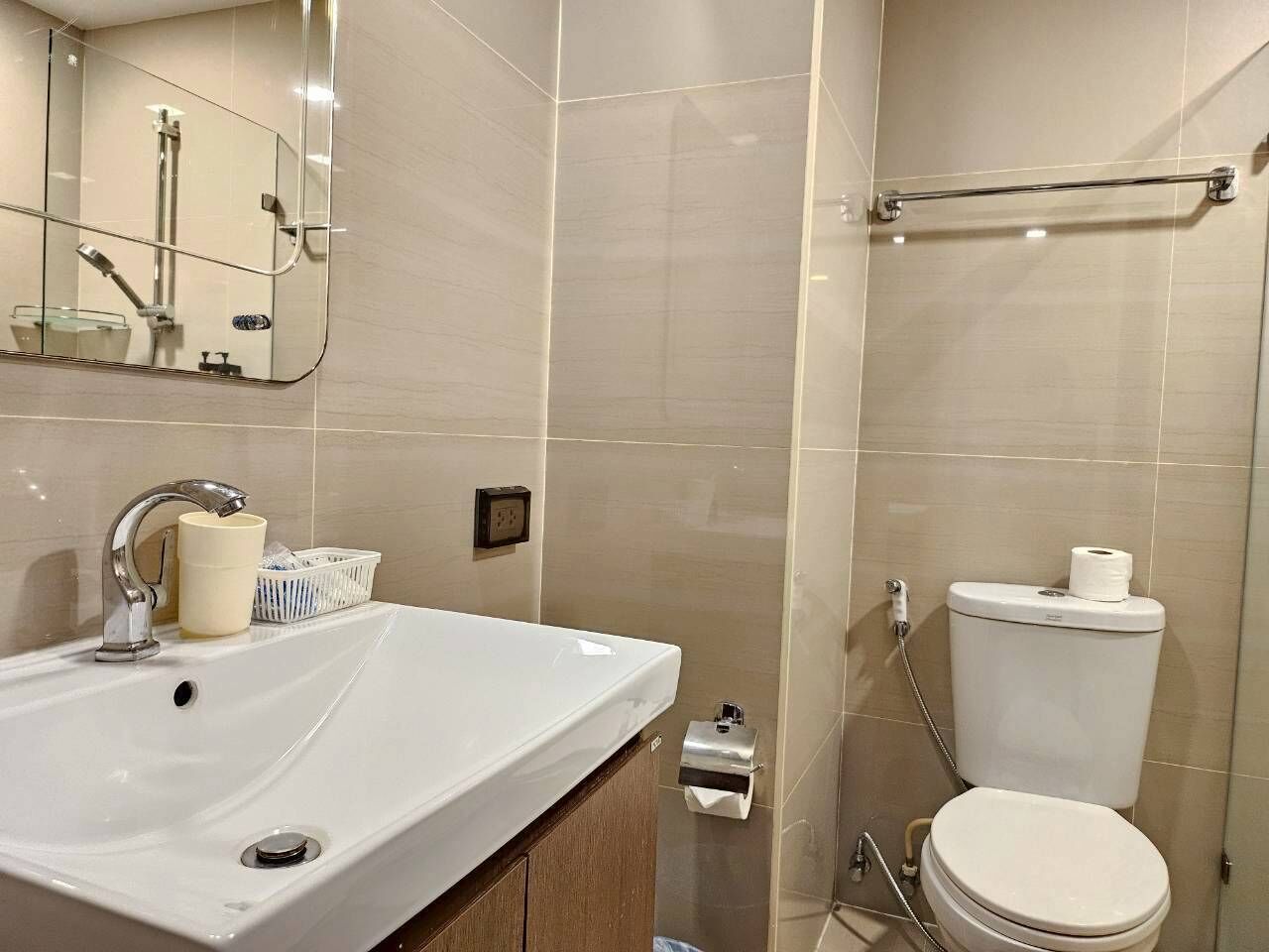 Foto - Baan Tanwa - MRT Ratchadapisek Exit 1 or 2