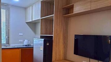 Family Suite with Balcony | Individually furnished, desk, free WiFi, bed sheets