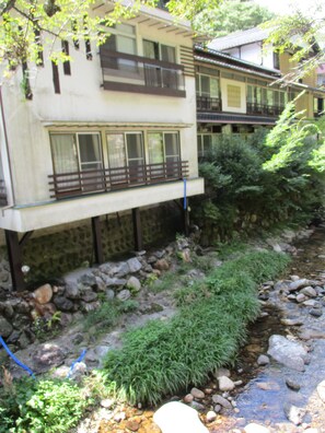 Front of property - Weekly Spa House Red Pine (Hiroshima)