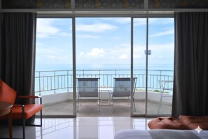 Deluxe Room, Sea View (Park Wing) | Terrace/patio