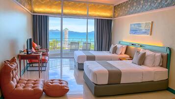 Superior Side View (Park Wing) | Minibar, coffres-forts dans les chambres, rideaux occultants