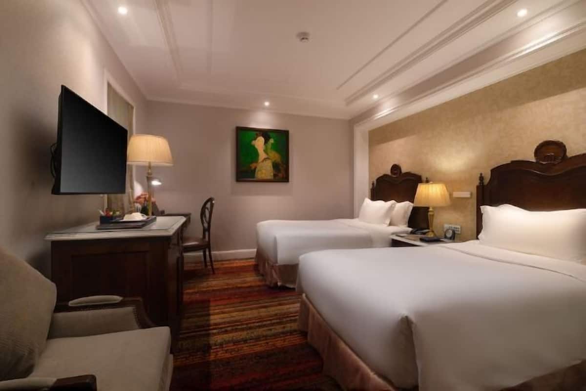 Minibar, in-room safe, desk, blackout curtains