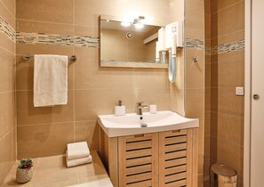 复式, 1 间卧室 | 浴室 | 淋浴设施、环保洗浴用品、吹风机、毛巾
