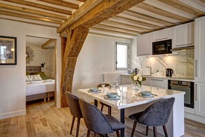 Căn hộ | Bếp riêng | Tủ lạnh, lò vi sóng, bếp nấu, dụng cụ pha espresso 