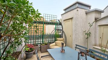 Dúplex, 2 habitaciones, Terraza, vista a la ciudad | Terraza o patio