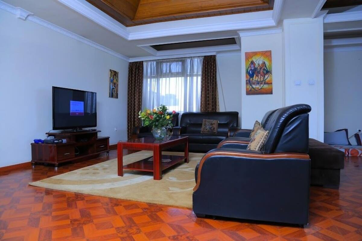 suite, 2 bedrooms | living room | flat-screen tv