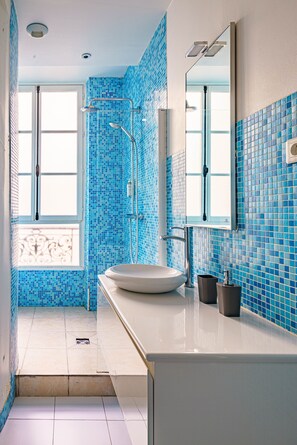 Bathroom - Apartments du Louvre - Le Marais (Paris)