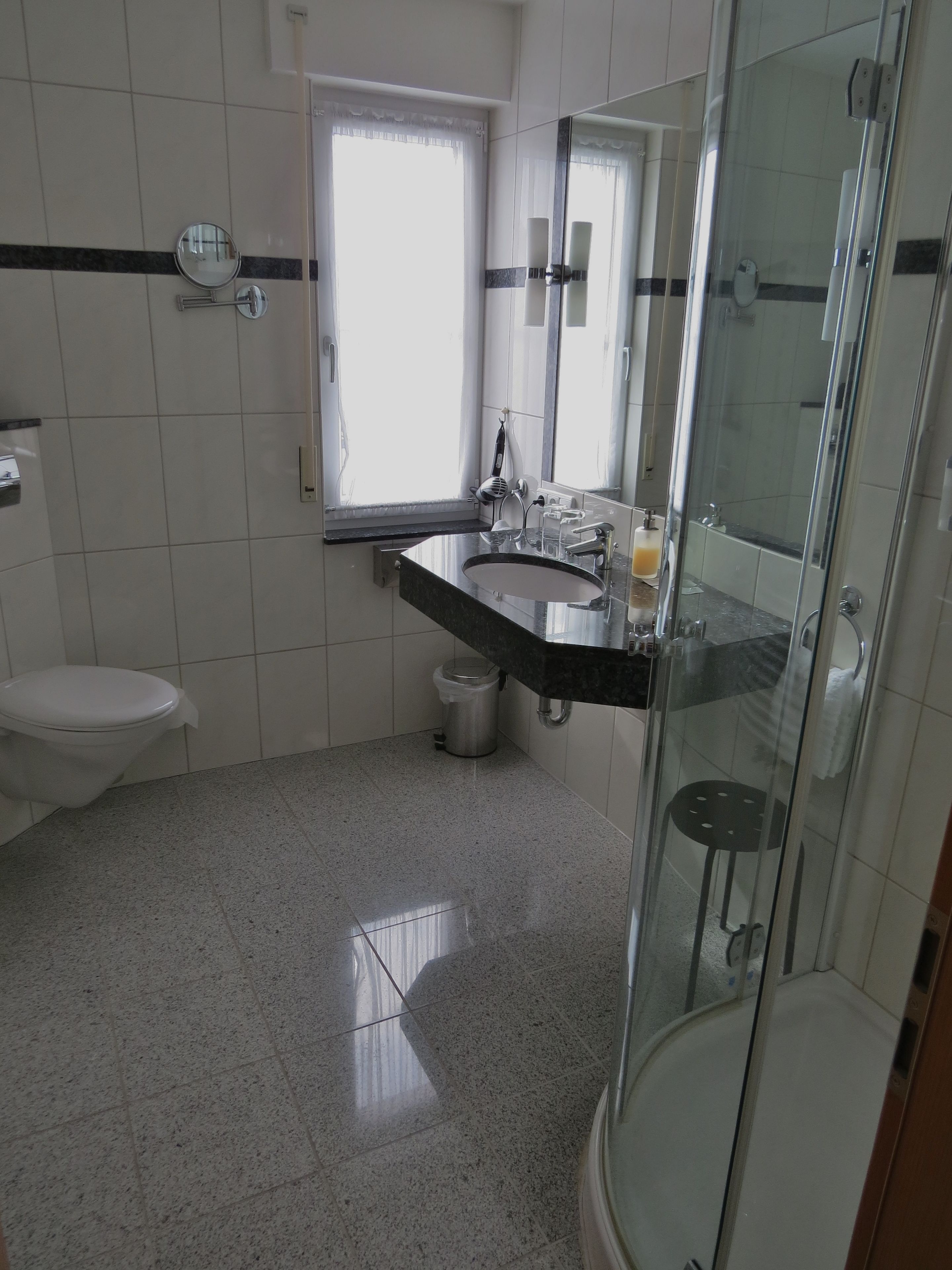 comfort double or twin room | bathroom | shower, free toiletries, hair dryer, towels