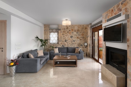 Sperveri Enalio Villas - view 2