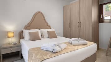 Luxury Villa, 4 Bedrooms, Sea Facing | 4 bedrooms, pillow-top beds, desk, iron/ironing board