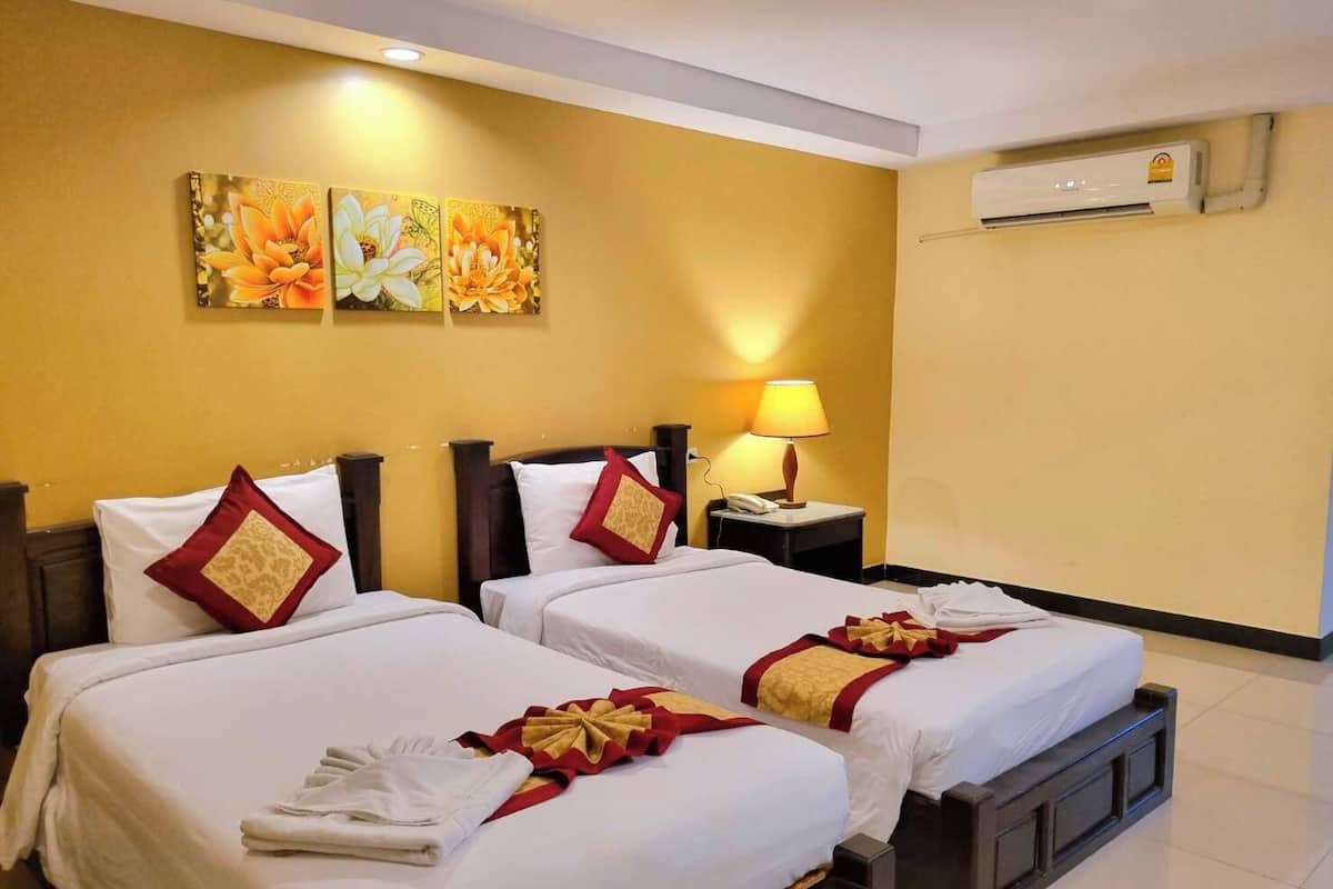 Superior Twin Room | In-room safe, desk, blackout drapes, free WiFi