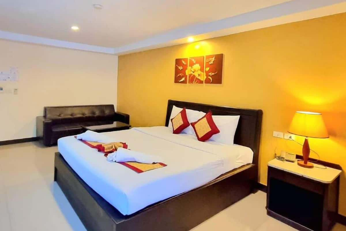 Superior Double Room | In-room safe, desk, blackout curtains, free WiFi
