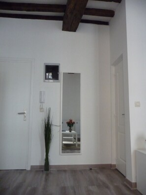 Classic-studio (7 rue de la Fourche) | Pimennysverhot, silitysrauta/-lauta, ilmainen Wi-Fi, vuodevaatteet