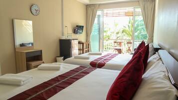 Deluxe 2 Queen Beds Smoke free | Desk, free WiFi