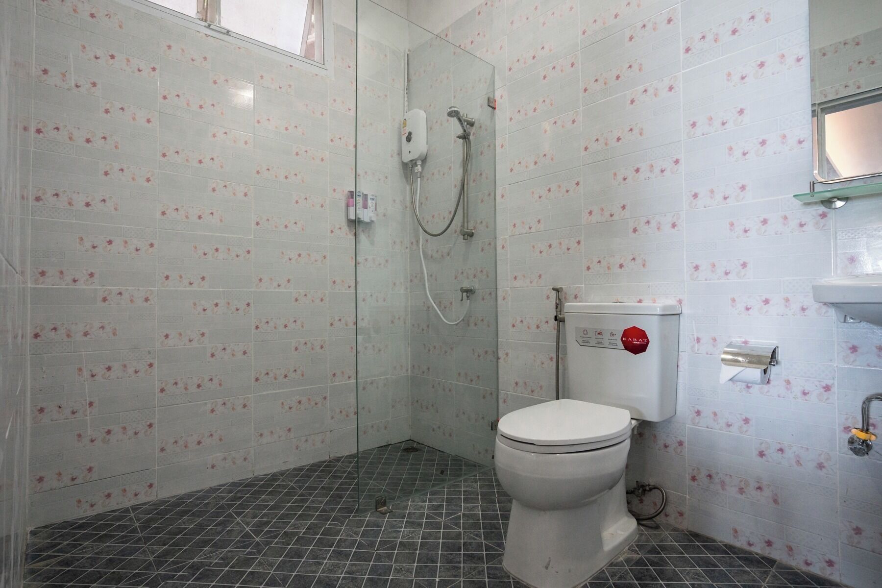 superior 2beds with shower | bathroom | shower, free toiletries, hair dryer, towels
