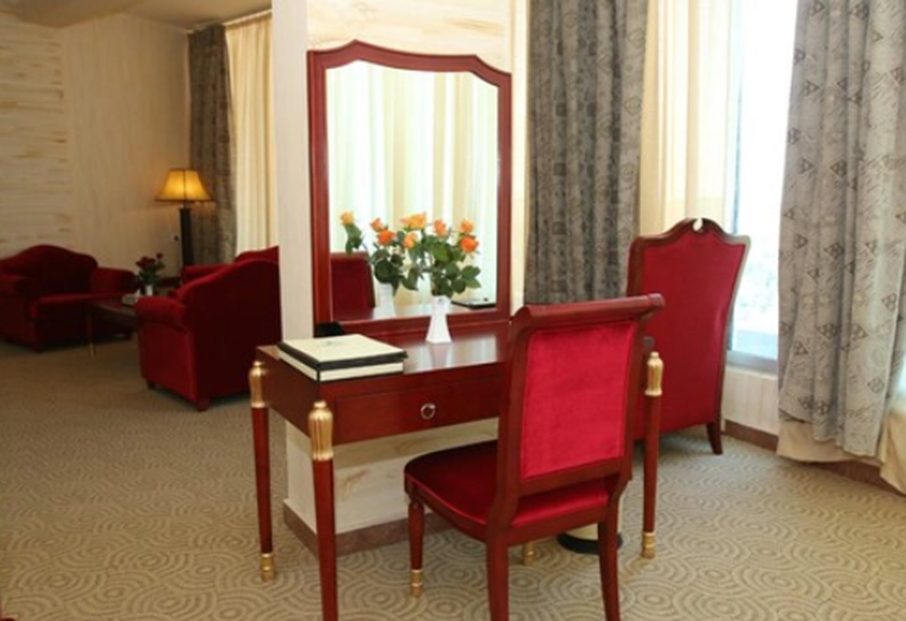 deluxe suite | living area | flat-screen tv, fireplace, pay films