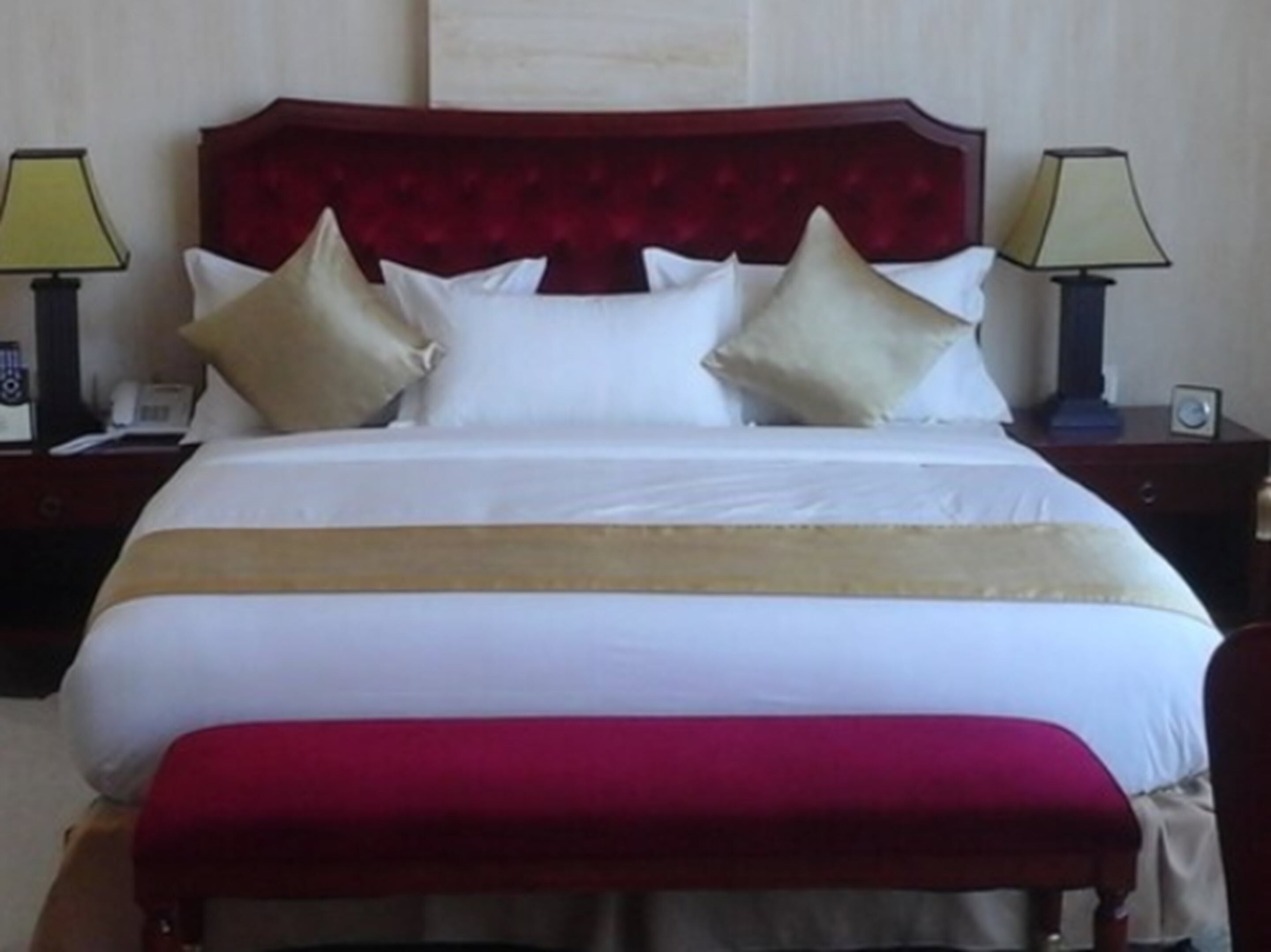 standard single room | 1 bedroom, premium bedding, minibar, in-room safe