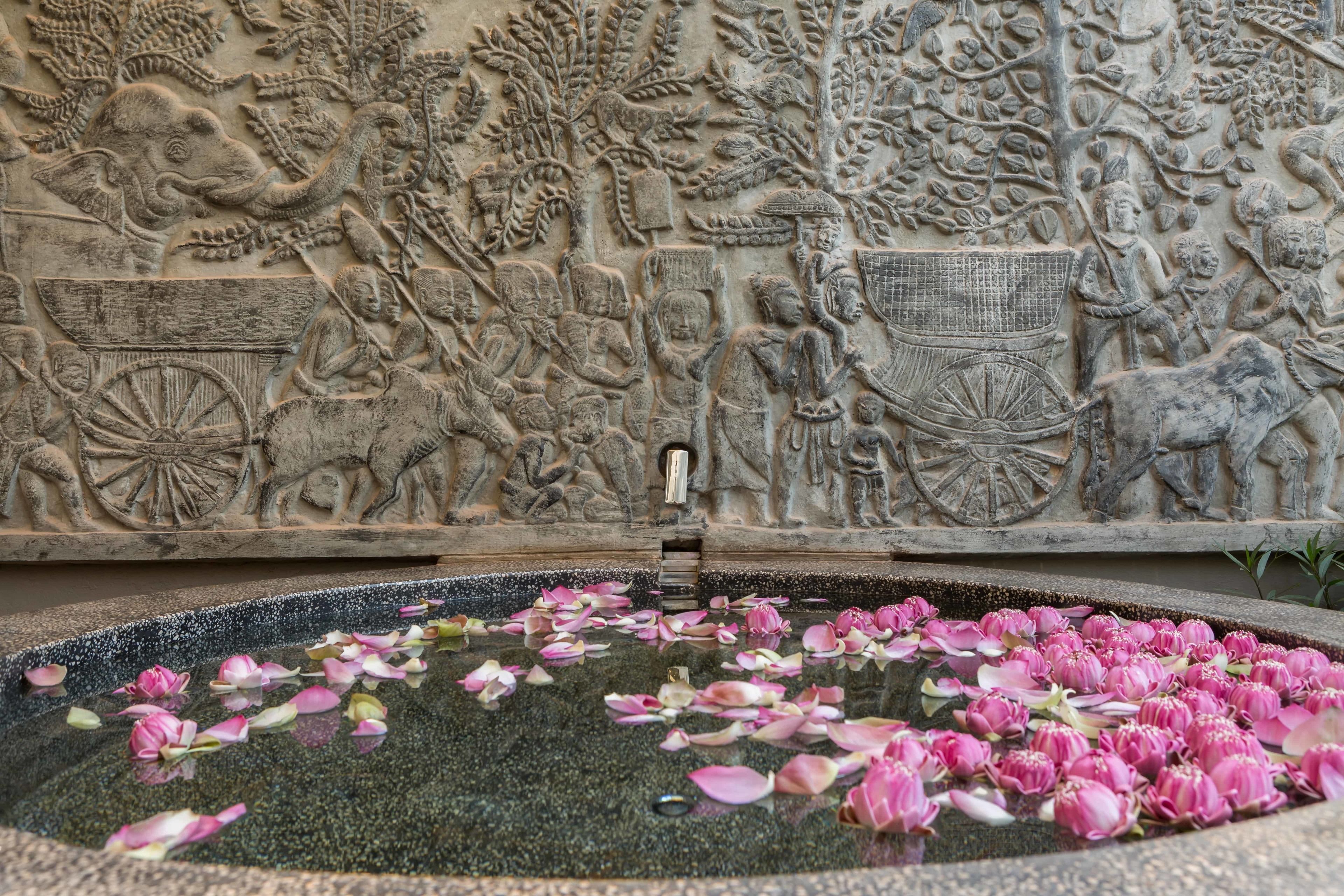 deluxe double suite with private garden - unlimited free airport & downtown transfer | bathroom | separate bathtub and shower, deep-soaking bathtub, rainfall showerhead