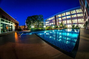 Outdoor pool, open 7 AM to 6 PM, pool umbrellas, pool loungers - Paragon Suites Resort (Pattaya)