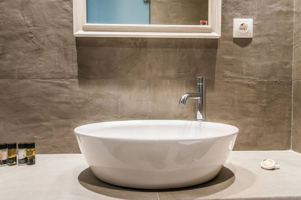 Deluxe Suite | Kamar mandi | Perlengkapan mandi gratis, pengering rambut, sandal, dan handuk