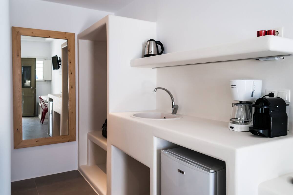 Junior Suite, Max 3 | Dapur pribadi | Mesin espresso, mesin pembuat kopi/teh, lemari es, dan ketel listrik