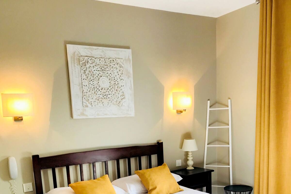 Habitación estándar doble | Escritorio, cunas gratuitas, camas supletorias y wifi gratis