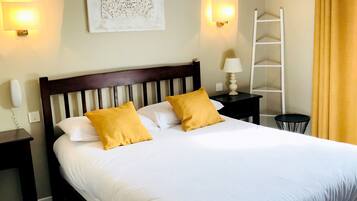 Standard Double Room | Desk, free cribs/infant beds, rollaway beds, free WiFi
