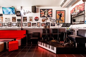 Nightclub - The Classroom Hotel (Pattaya)