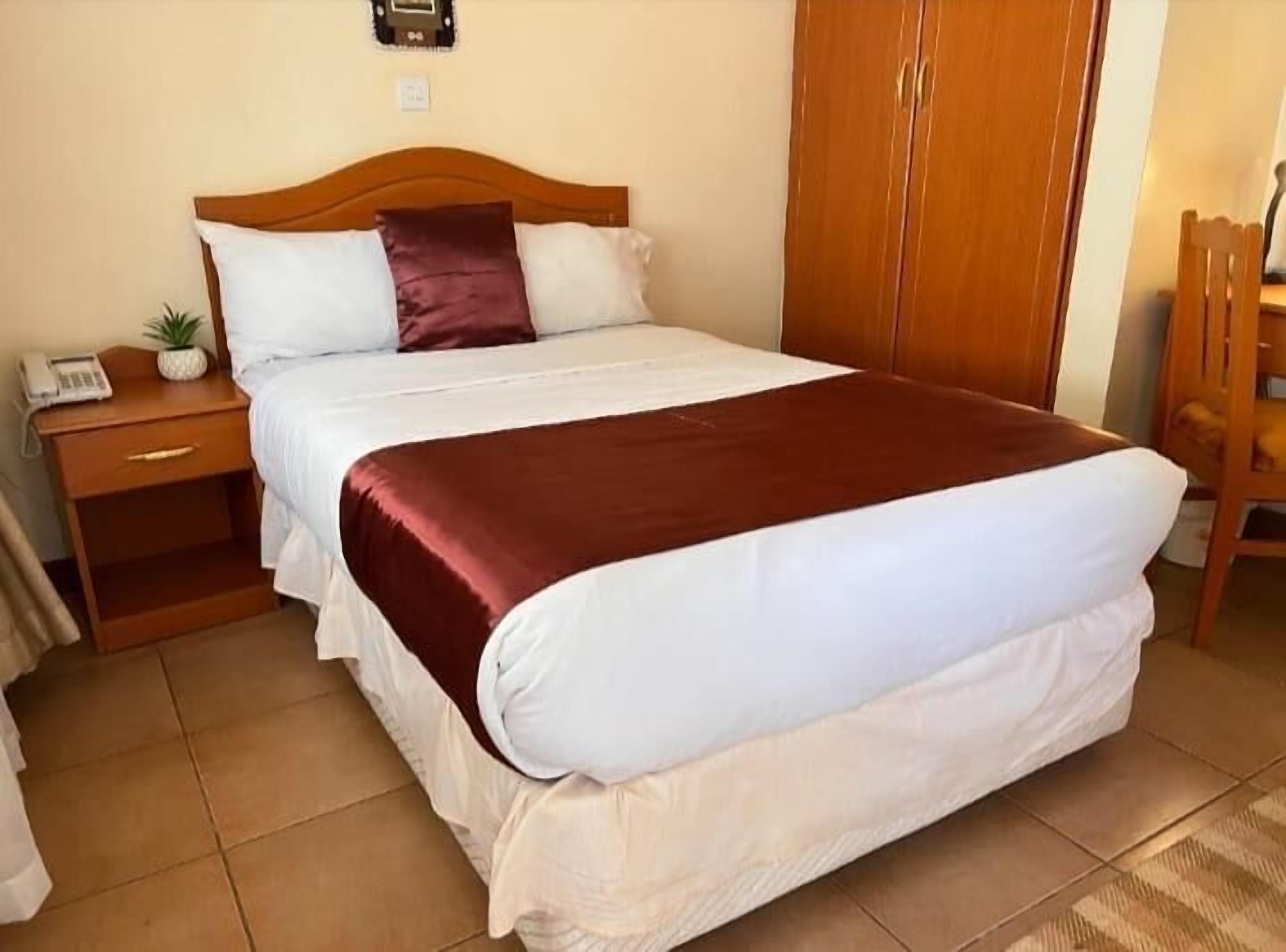 Standard Single Room | Egyptian cotton sheets, premium bedding, down comforters, in-room safe