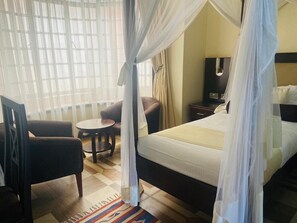 Standard Twin Room | Egyptian cotton sheets, premium bedding, down comforters, in-room safe