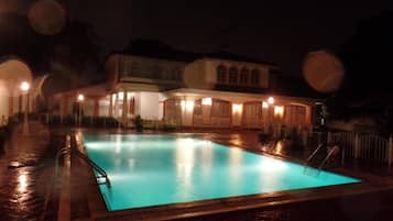 Udendørs pool