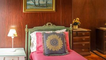 Standard Single Room | In-room safe, desk, iron/ironing board, free WiFi