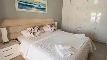 Apartment, 2 Bedrooms, Sea View | Free WiFi