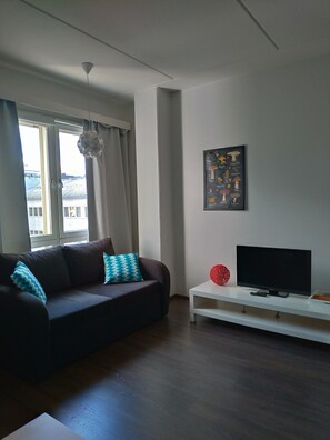 Flat-screen TV - City Apartment (Jyväskylä)